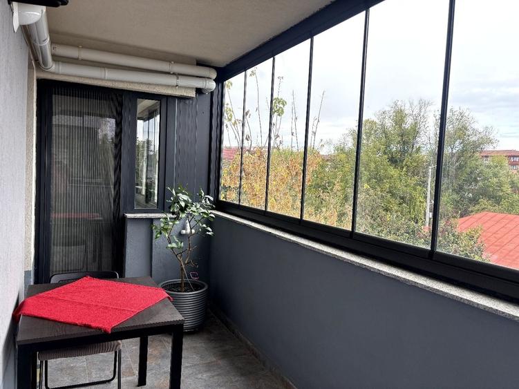 Apartament cu 3 camere decomandat în Păcii