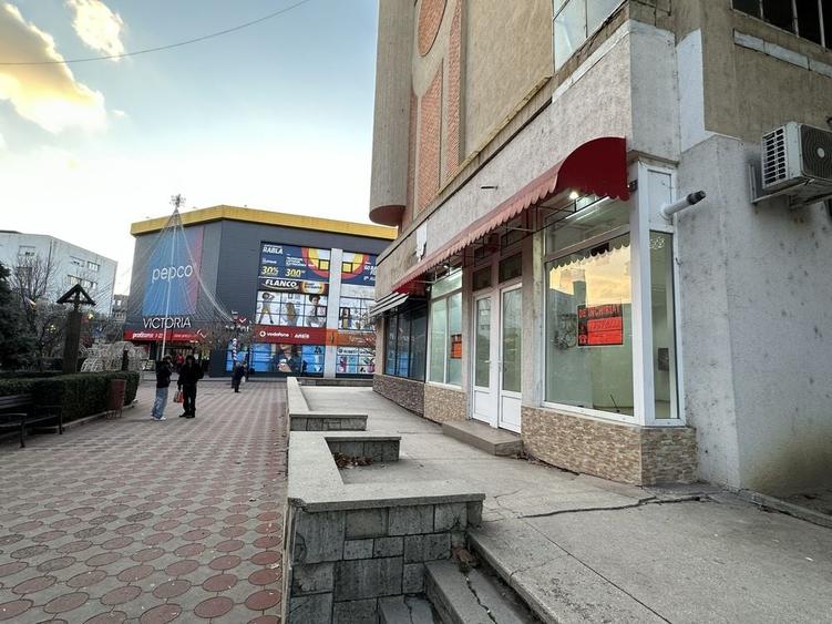 Spațiu comercial, de 50 mp, în Central
