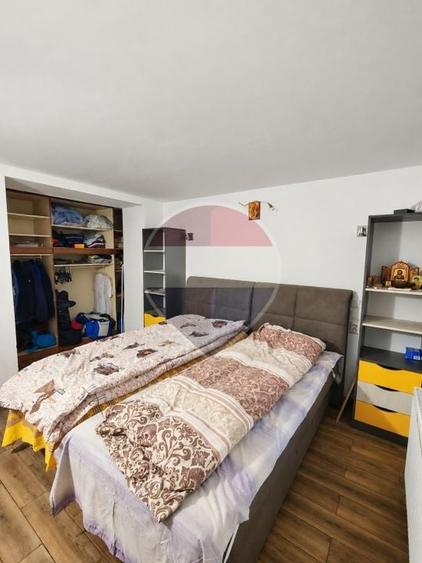 Casă individuală cu 4 camere cu Teren 1153 Mp în Central