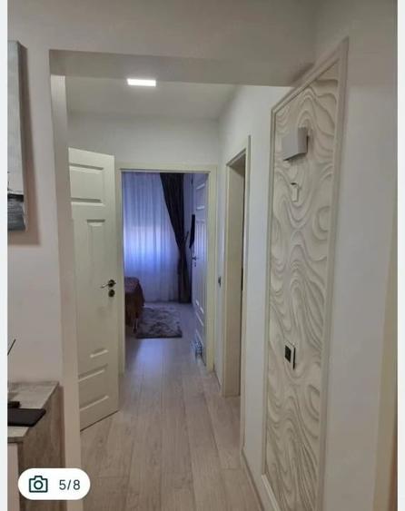 Apartament cu 3 camere decomandat în Drumul Taberei