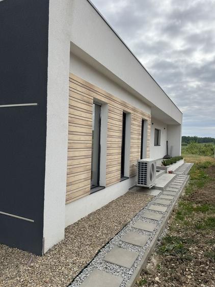 Casă cu 4 camere în Săldăbagiu de Munte