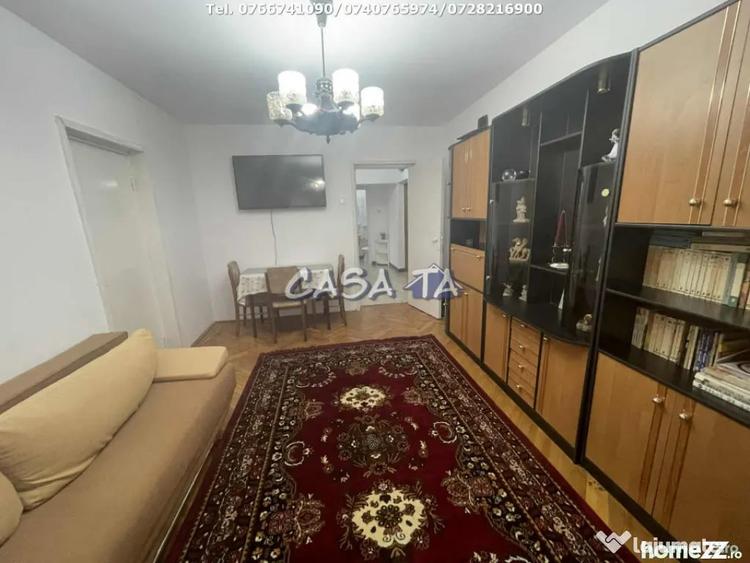 Apartament cu 4 camere decomandat în Central