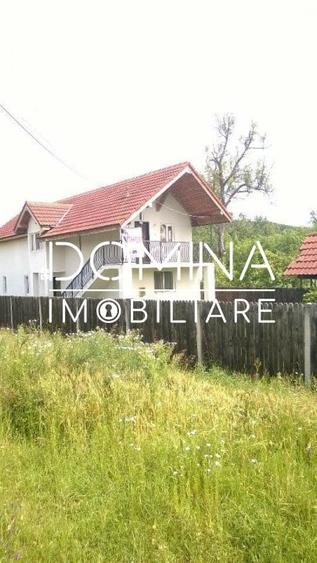 Casă individuală cu 4 camere cu Teren 3200 Mp în Logrești