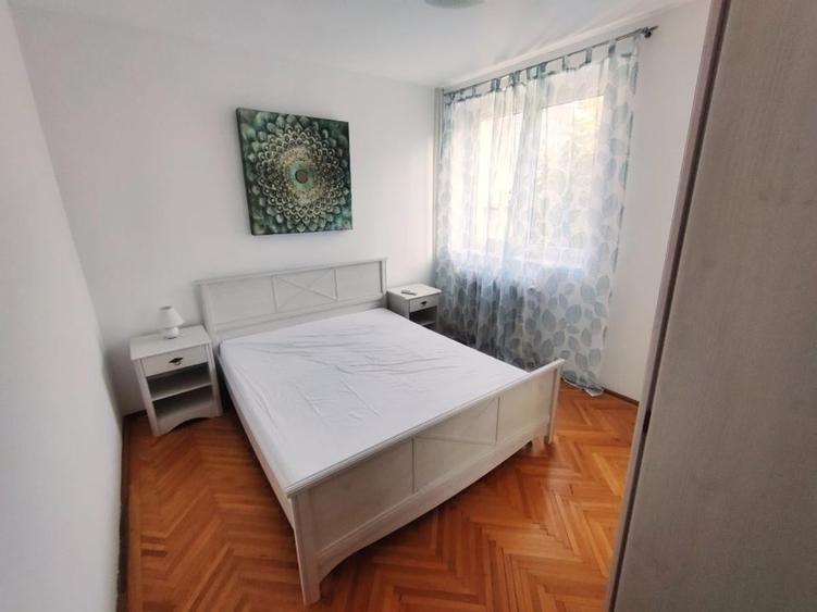 Apartament cu 3 camere decomandat, mobilat în Dristor