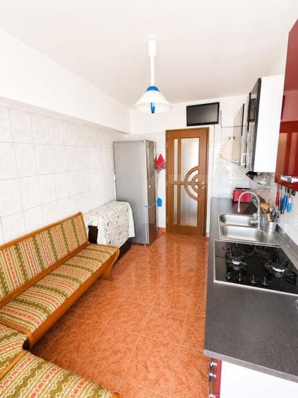 Apartament cu 3 camere decomandat, mobilat în Astra