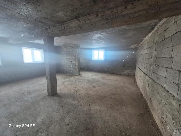 Casă individuală cu 6 camere cu Teren 800 Mp în Agârcia