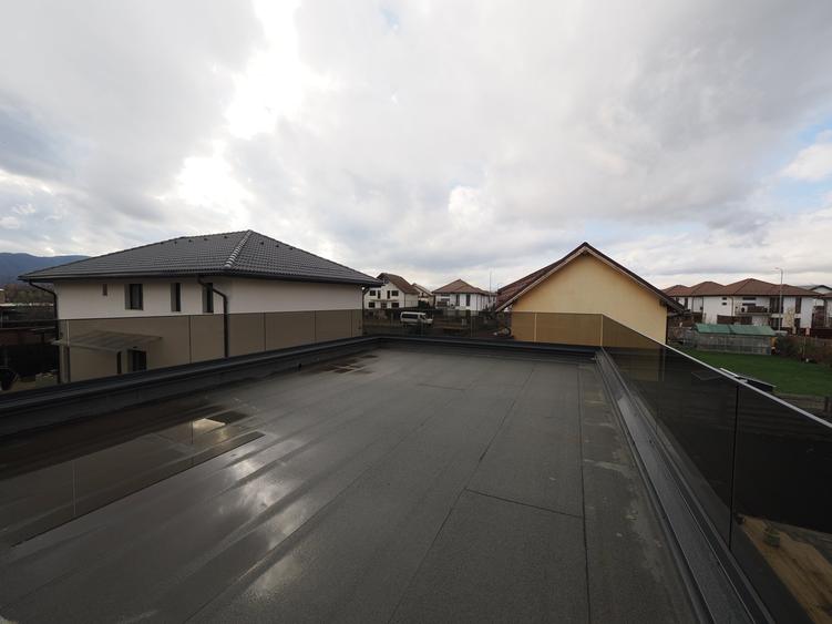 Casă individuală cu 6 camere cu Canalizare în Ghimbav