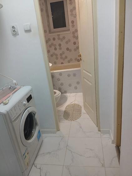 Apartament cu 3 camere decomandat în Exterior Vest