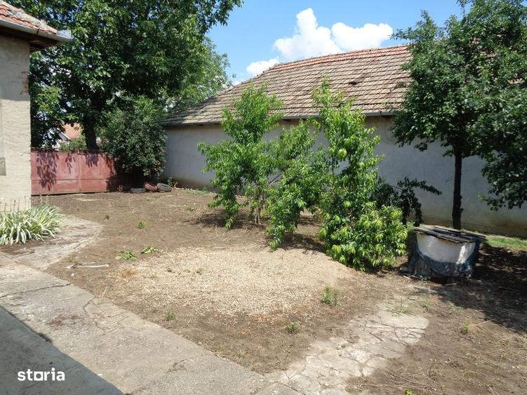 Casă cu 3 camere cu Teren 748 Mp în Central
