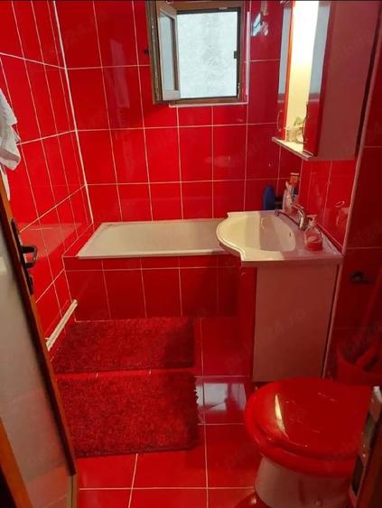 Casă cu 2 camere cu Teren 400 Mp în Petros