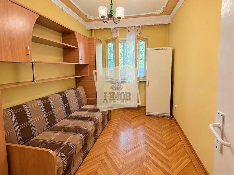 Apartament cu 4 camere decomandat în Central