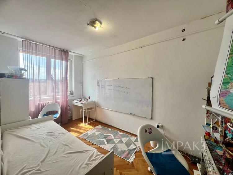 Apartament cu 3 camere semidecomandat în Grigorescu