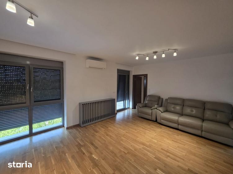 Apartament cu 4 camere în Băneasa