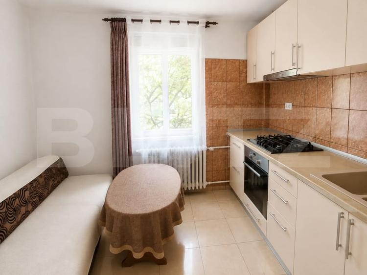 Apartament cu 2 camere decomandat, mobilat în Nicolina
