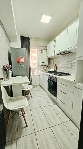 Apartament cu 3 camere decomandat în Nicolina