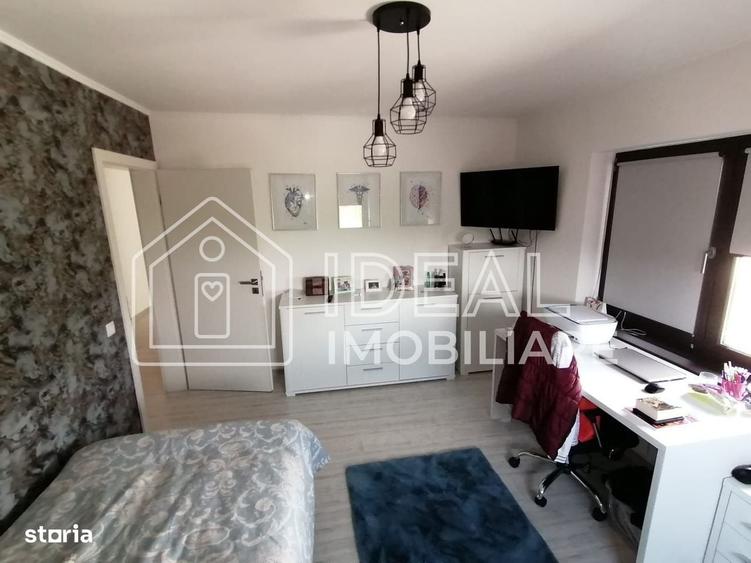 Casă cu 4 camere în Poplaca