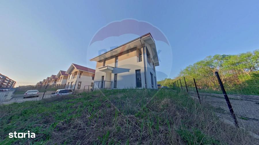 Casă cu 5 camere cu Teren 249 Mp în Chinteni