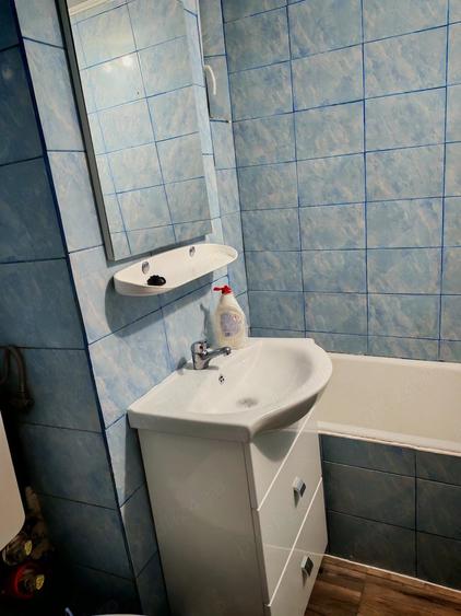 Apartament cu 3 camere decomandat în Exterior Vest