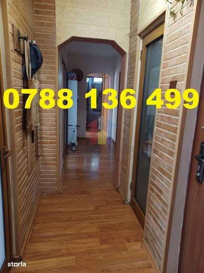 Apartament cu 3 camere semidecomandat în Calea Galați