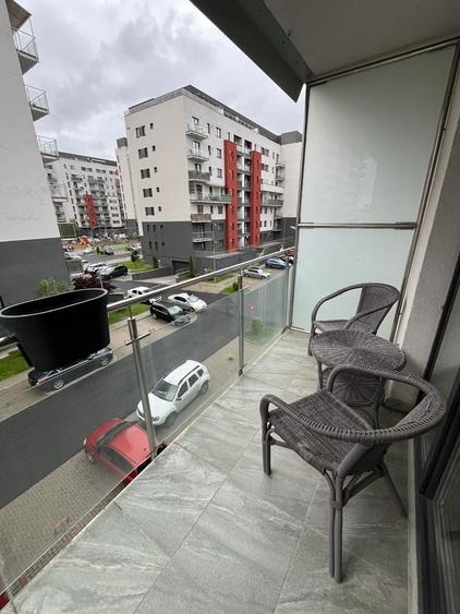 Apartament cu 2 camere decomandat în Tractorul