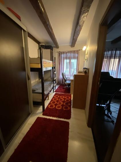 Casă cu 2 camere în Central