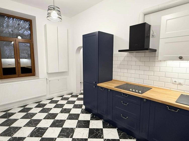 Apartament cu 3 camere decomandat în Central