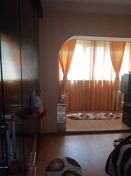 Apartament cu 2 camere decomandat în Exterior Vest