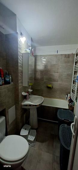 Apartament cu 2 camere decomandat în Eremia