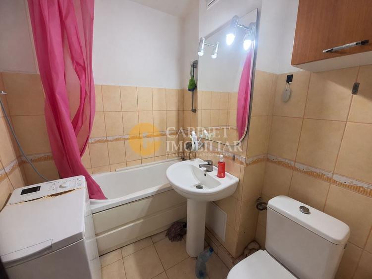 Apartament cu 3 camere decomandat, mobilat în Mircea cel Bătrân