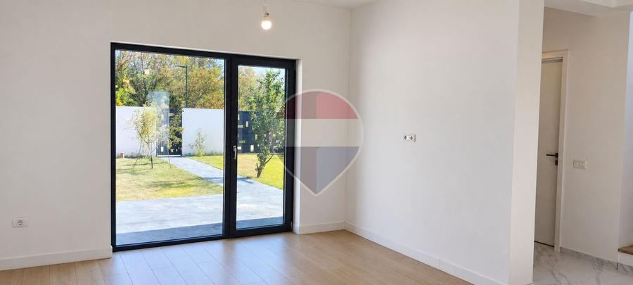 Casă individuală cu 4 camere cu Teren 328 Mp în Clinceni