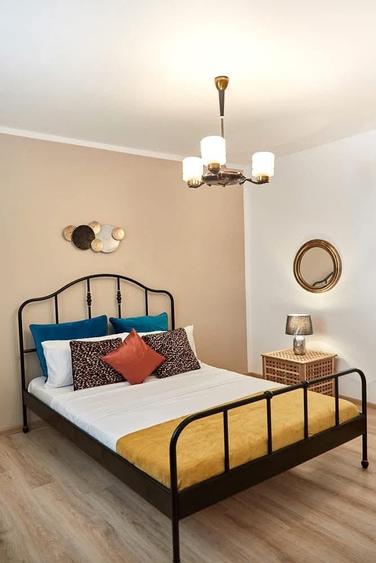 Apartament cu 3 camere decomandat, mobilat în City Park Mall