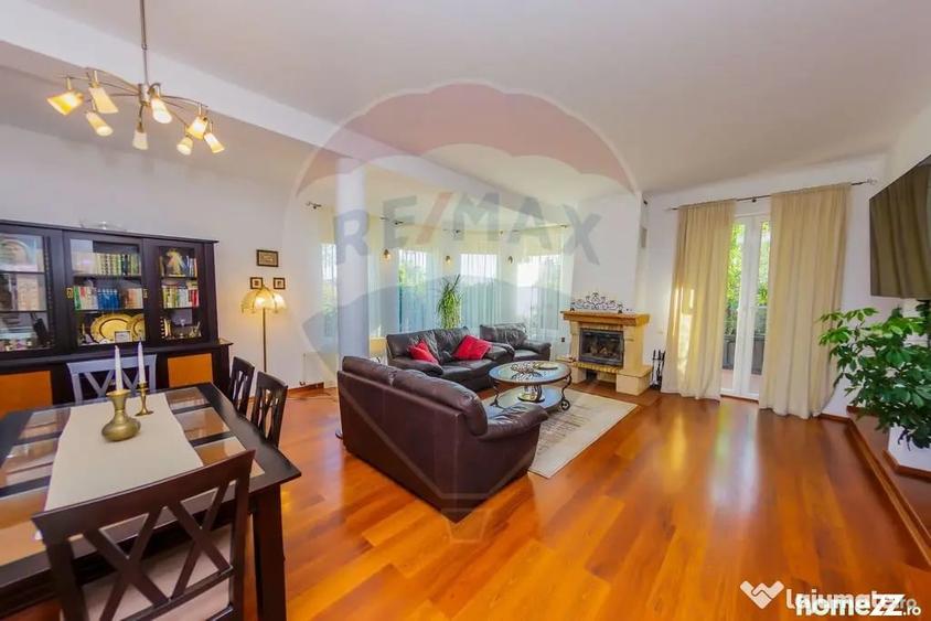 Casă cu 5 camere cu Teren 600 Mp în Central