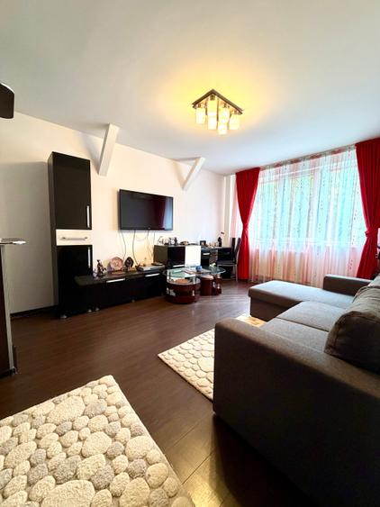 Apartament cu 3 camere decomandat în 1 Decembrie 1918