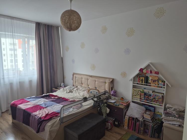 Apartament cu 2 camere decomandat în Tractorul