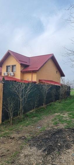 Casă cu 5 camere cu Teren 760 Mp în Central