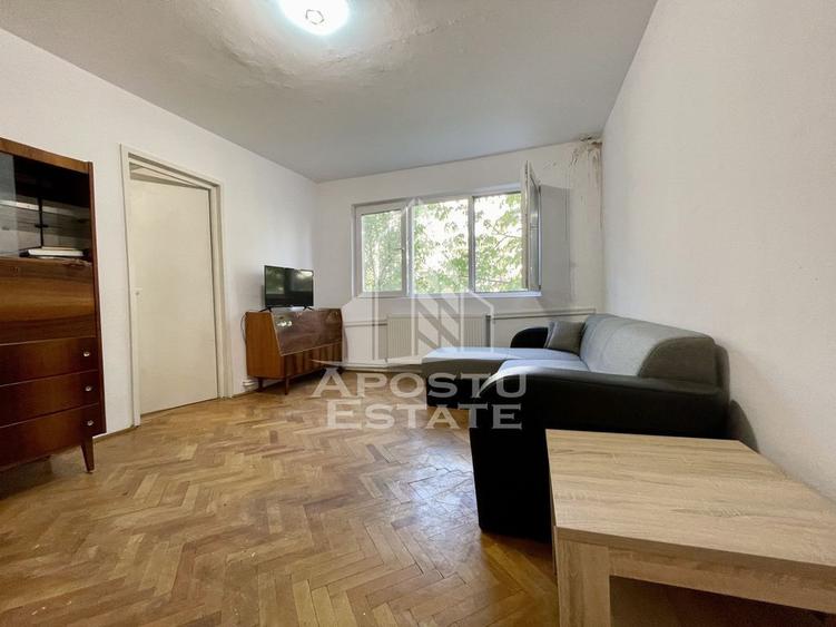 Apartament cu 3 camere nedecomandat, mobilat în Șagului