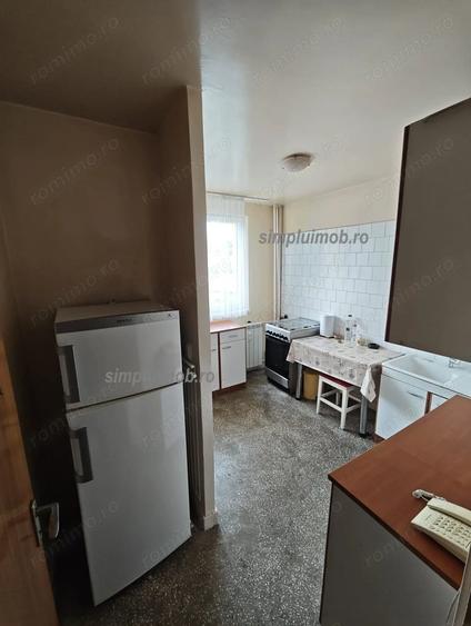 Metrou Dristor 2 Camere Decomandat etaj 1/4 - 9