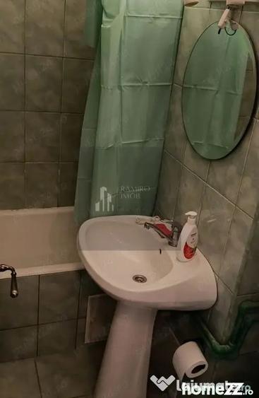 Apartament cu 3 camere decomandat, mobilat în Metalurgiei