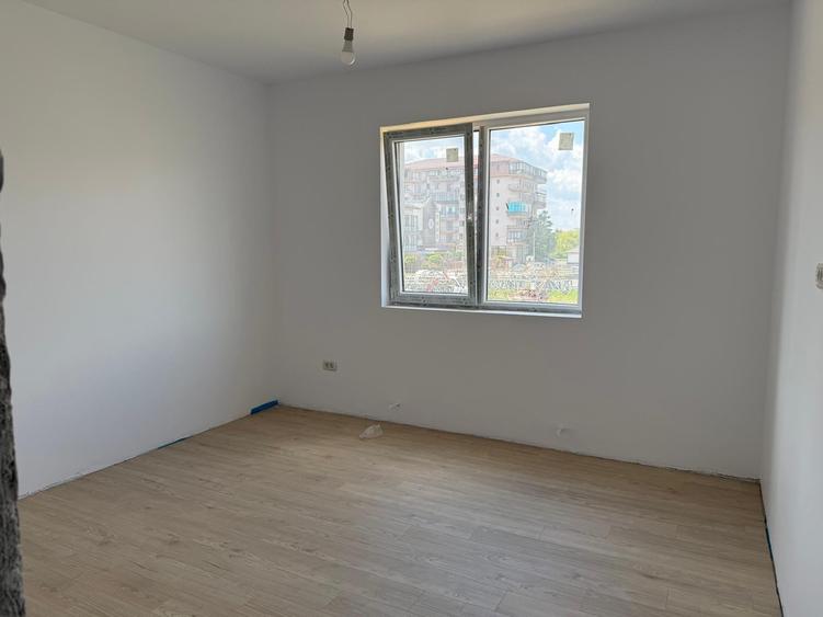 Apartament cu 2 camere decomandat în Dobroești