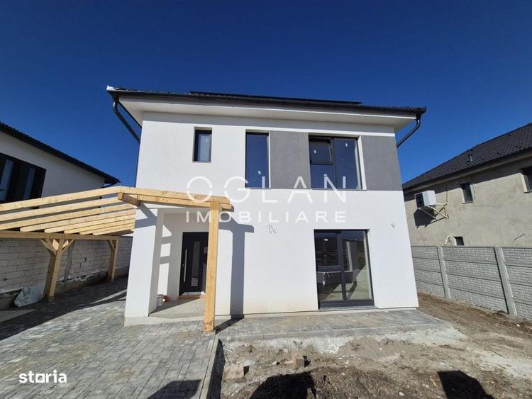 Casă cu 4 camere în Șura Mică