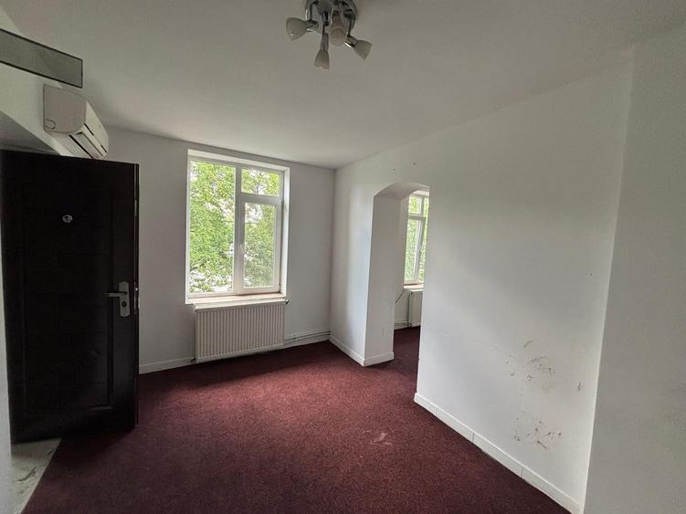 Apartament cu 3 camere circular în P-ța Alba Iulia