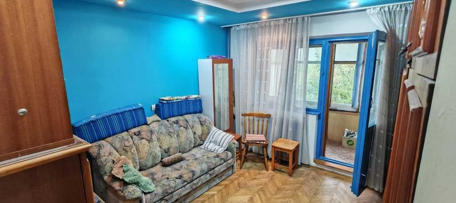 Apartament cu 3 camere decomandat în Malu Roșu