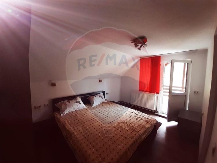 Casă individuală cu 7 camere cu Teren 3580 Mp în Tohănița