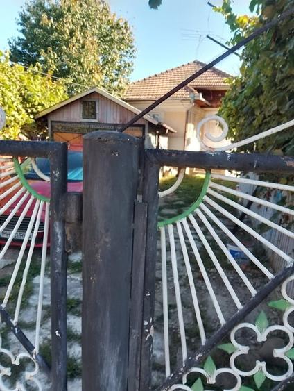 Casă cu 3 camere cu Teren 789 Mp în Central