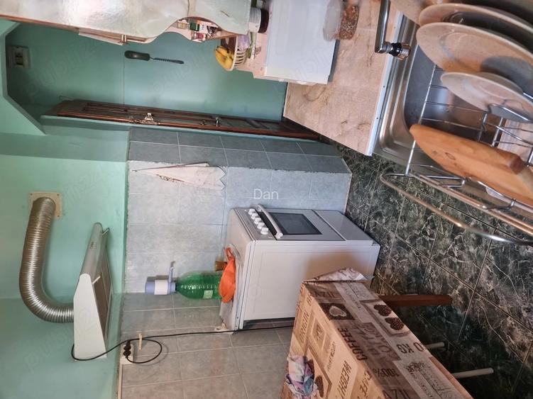 Vand 2 camere strada Saturn