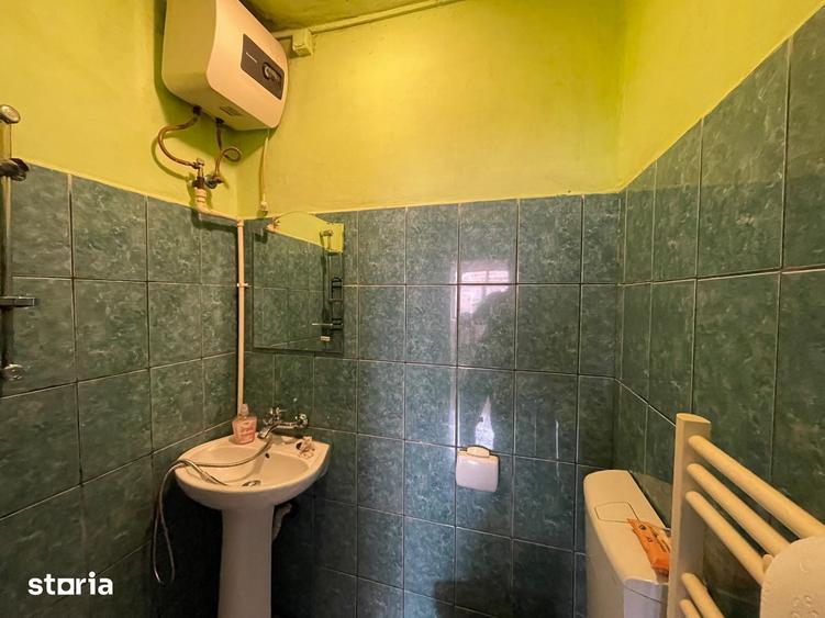 Casă cu 6 camere cu Teren 479 Mp în Ghiroda