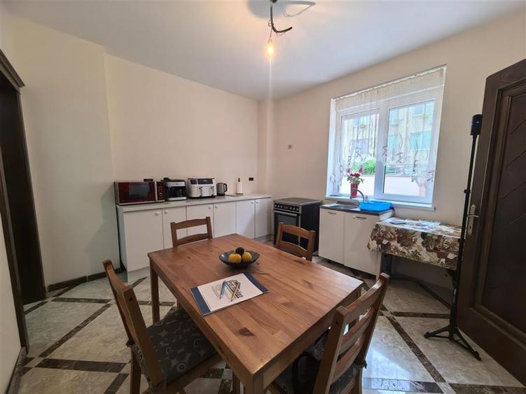 Casă individuală cu 6 camere cu Teren 180 Mp în Ultracentral