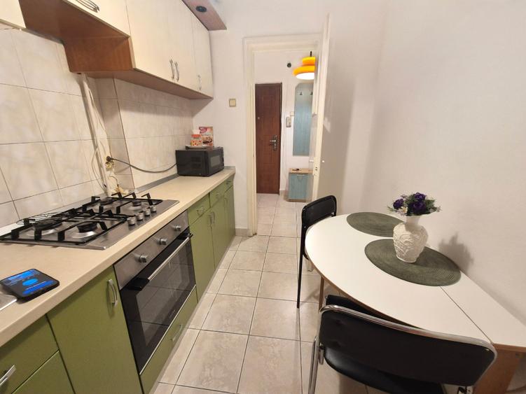 Apartament cu 2 camere semidecomandat în Complex Studențesc