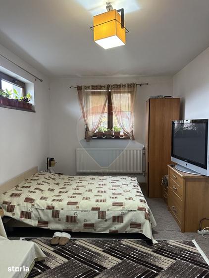 Casă cu 4 camere cu Teren 5000 Mp în Girov