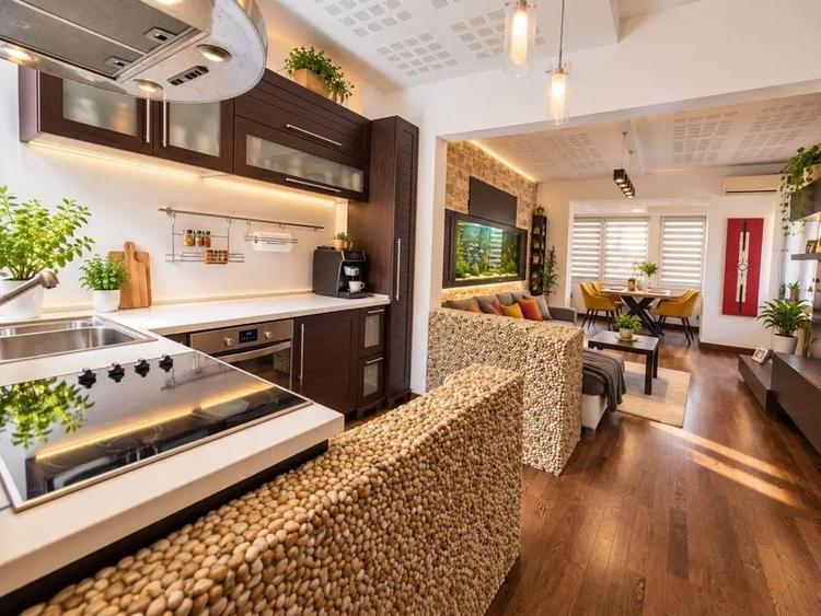 Apartament cu 2 camere semidecomandat, mobilat în Unirii